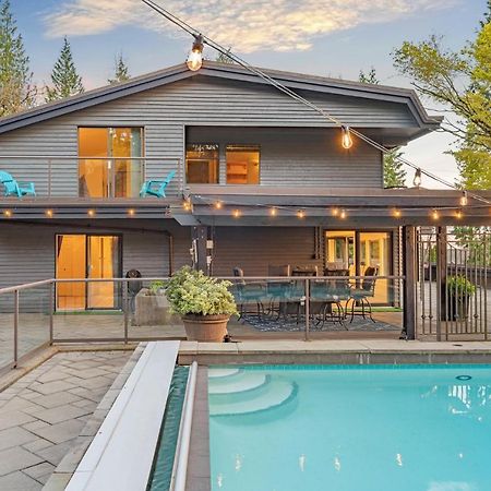 Cypress: Private Bedroom/Bathroom/Office, With Shared Pool, Hot Tub North Vancouver Eksteriør billede
