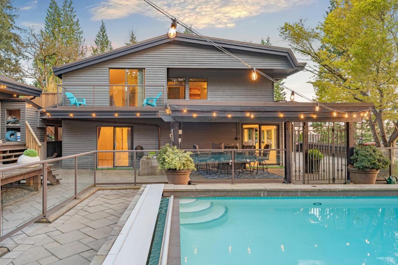 Cypress: Private Bedroom/Bathroom/Office, With Shared Pool, Hot Tub North Vancouver Eksteriør billede