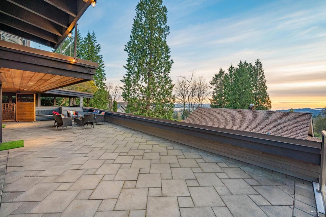 Cypress: Private Bedroom/Bathroom/Office, With Shared Pool, Hot Tub North Vancouver Eksteriør billede