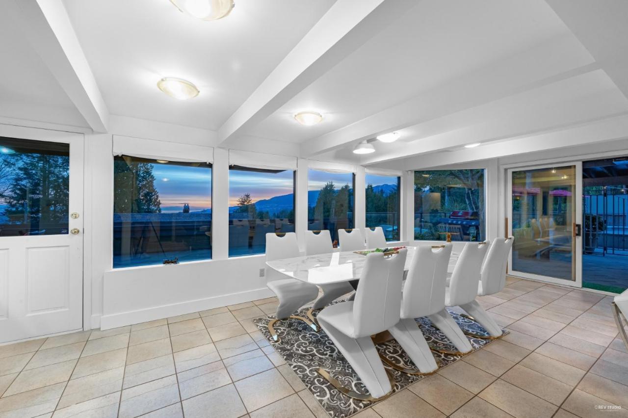Cypress: Private Bedroom/Bathroom/Office, With Shared Pool, Hot Tub North Vancouver Eksteriør billede