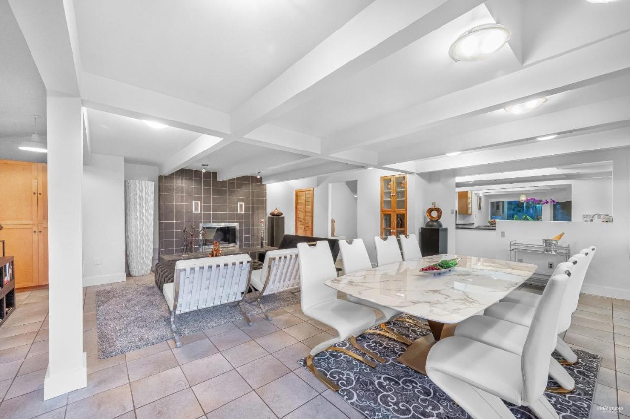Cypress: Private Bedroom/Bathroom/Office, With Shared Pool, Hot Tub North Vancouver Eksteriør billede