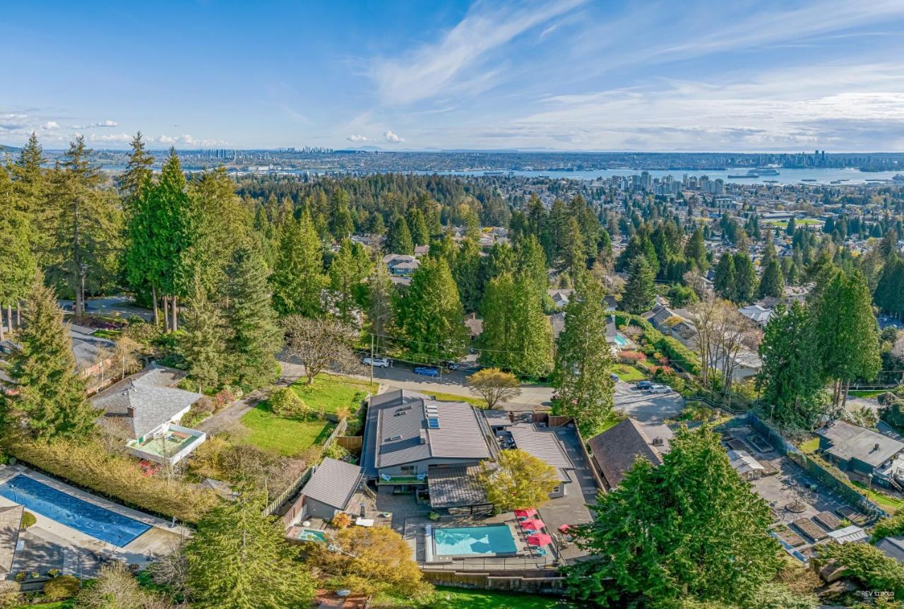 Cypress: Private Bedroom/Bathroom/Office, With Shared Pool, Hot Tub North Vancouver Eksteriør billede