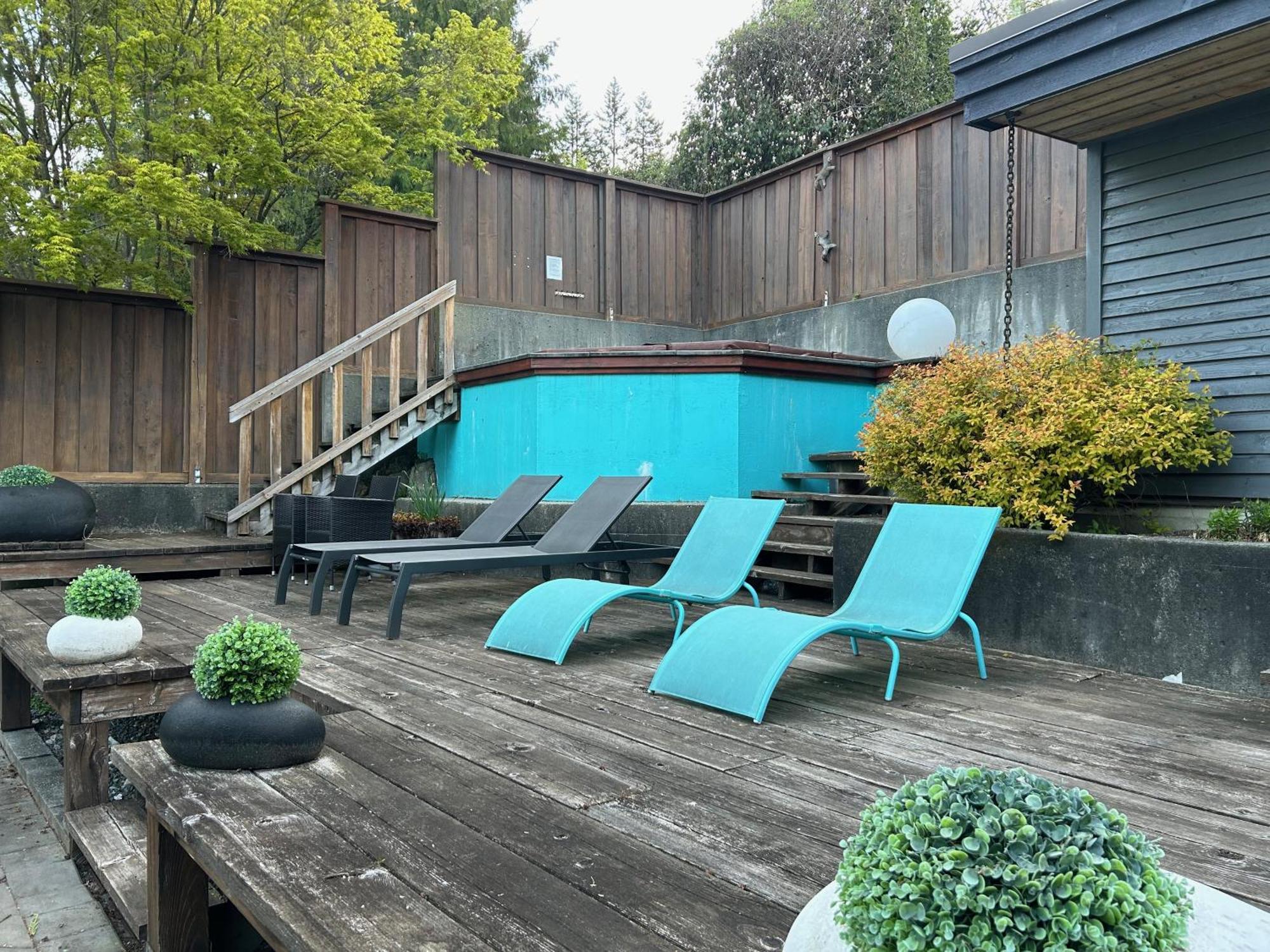 Cypress: Private Bedroom/Bathroom/Office, With Shared Pool, Hot Tub North Vancouver Eksteriør billede