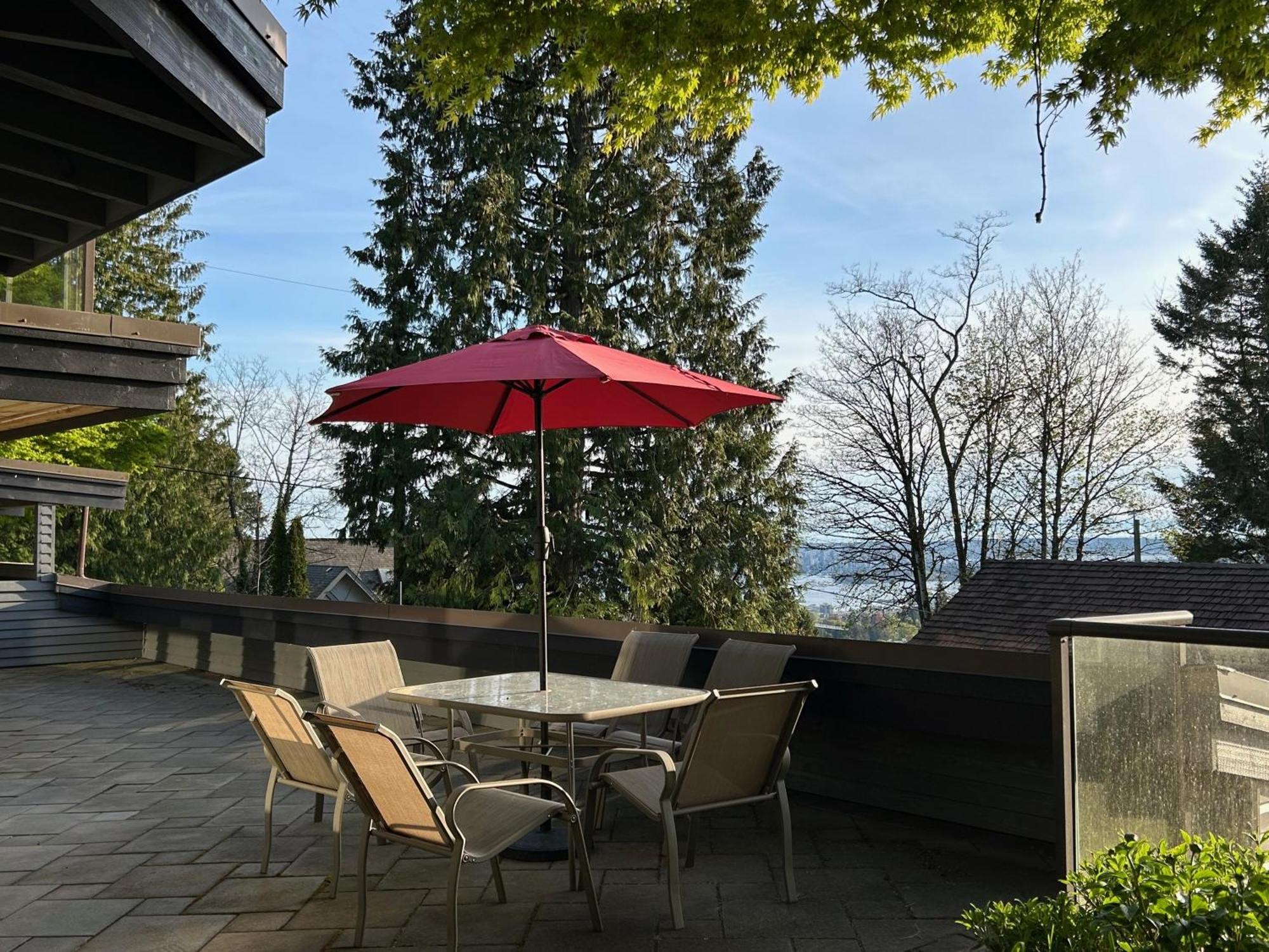 Cypress: Private Bedroom/Bathroom/Office, With Shared Pool, Hot Tub North Vancouver Eksteriør billede