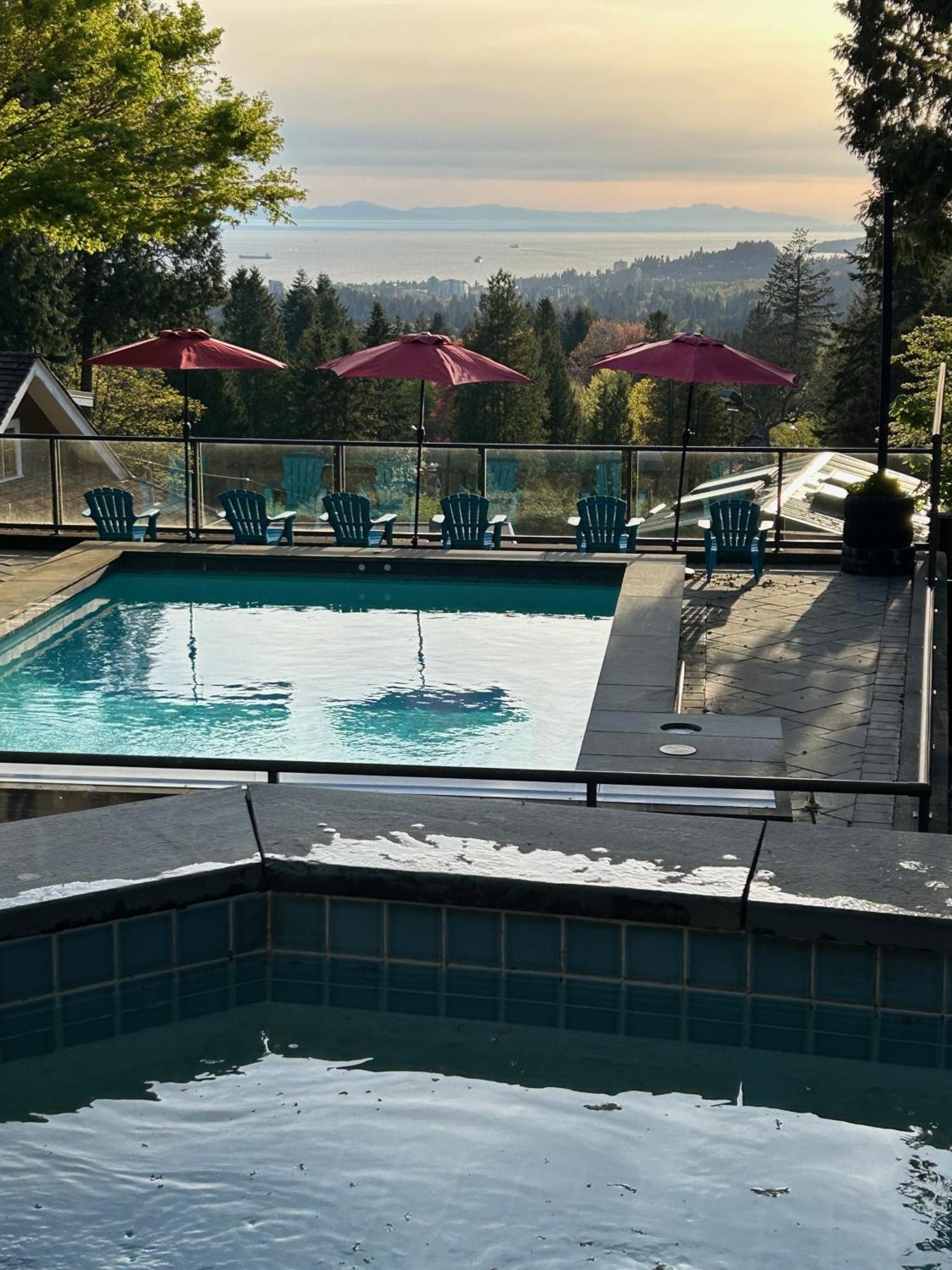 Cypress: Private Bedroom/Bathroom/Office, With Shared Pool, Hot Tub North Vancouver Eksteriør billede