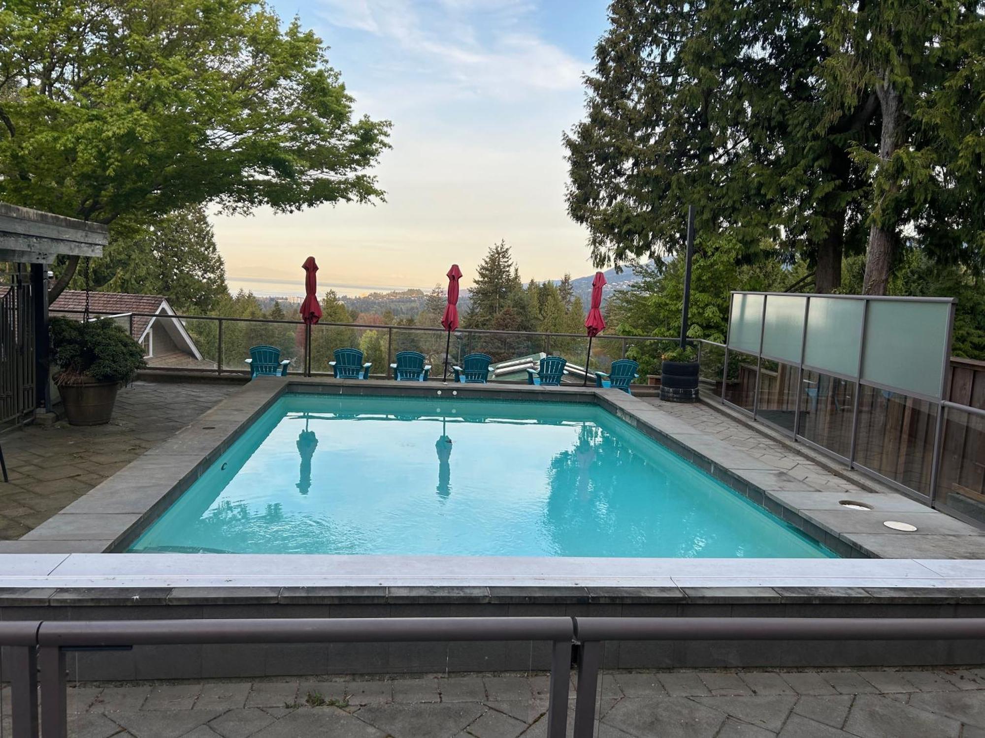 Cypress: Private Bedroom/Bathroom/Office, With Shared Pool, Hot Tub North Vancouver Eksteriør billede