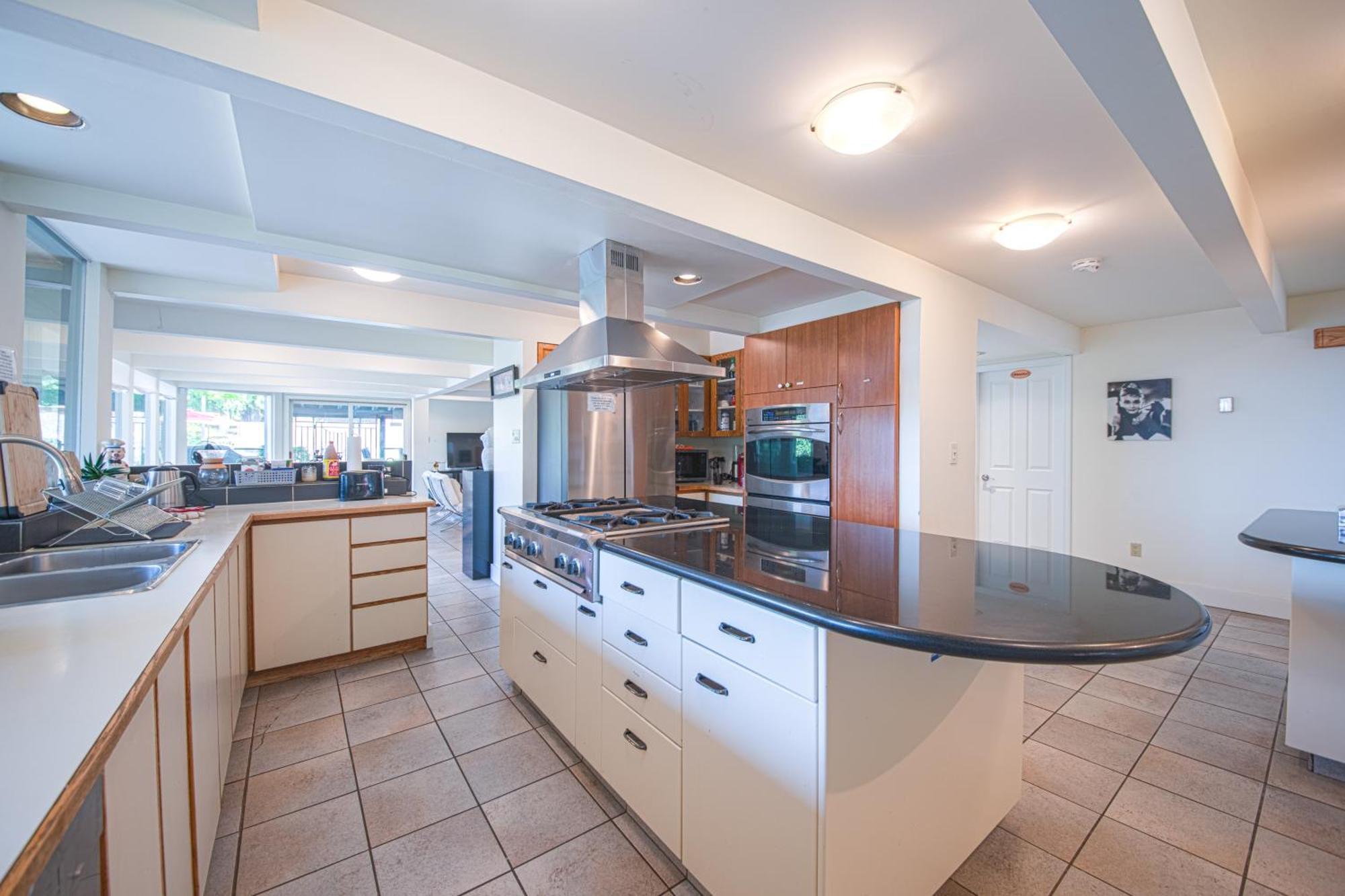 Cypress: Private Bedroom/Bathroom/Office, With Shared Pool, Hot Tub North Vancouver Eksteriør billede