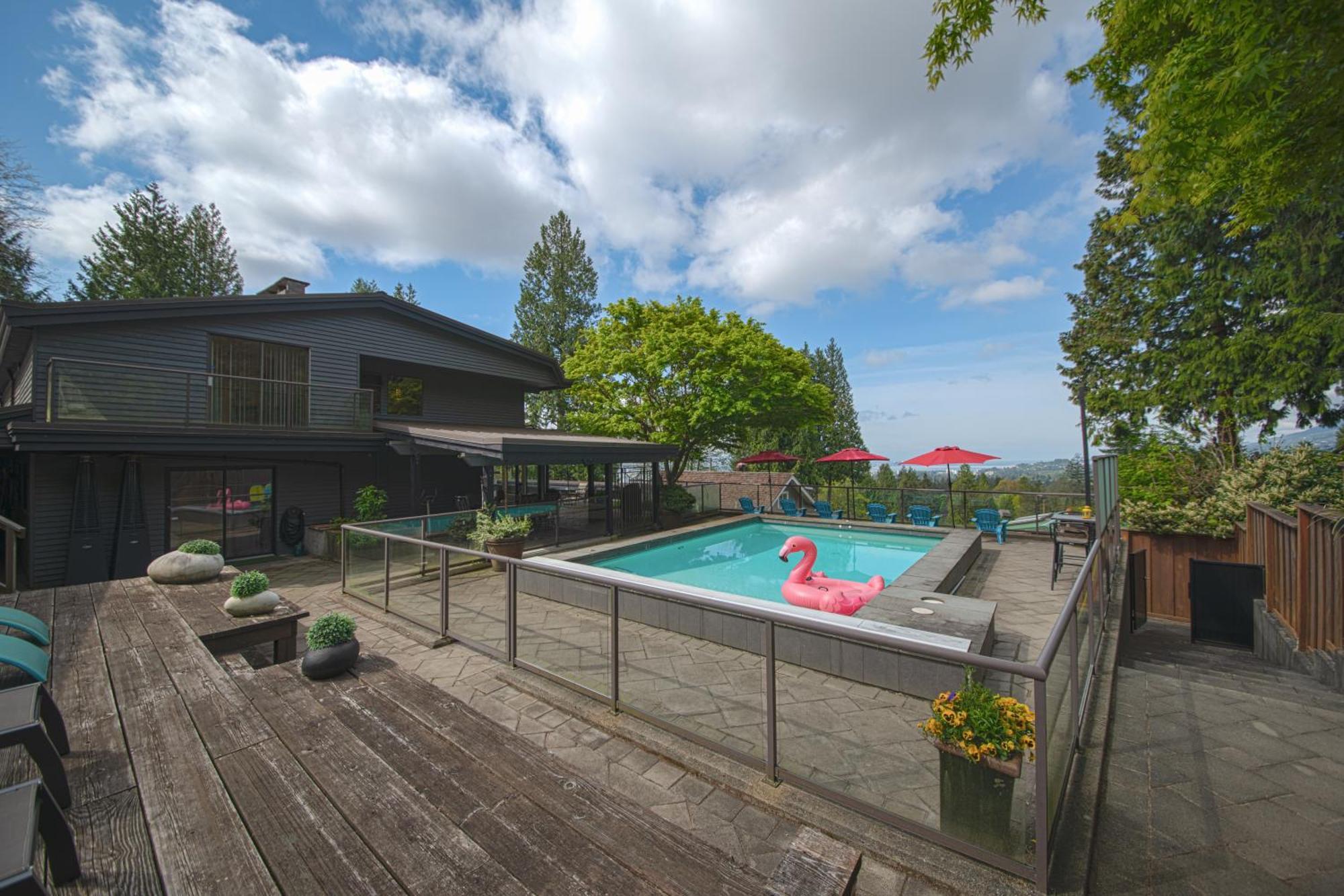 Cypress: Private Bedroom/Bathroom/Office, With Shared Pool, Hot Tub North Vancouver Eksteriør billede
