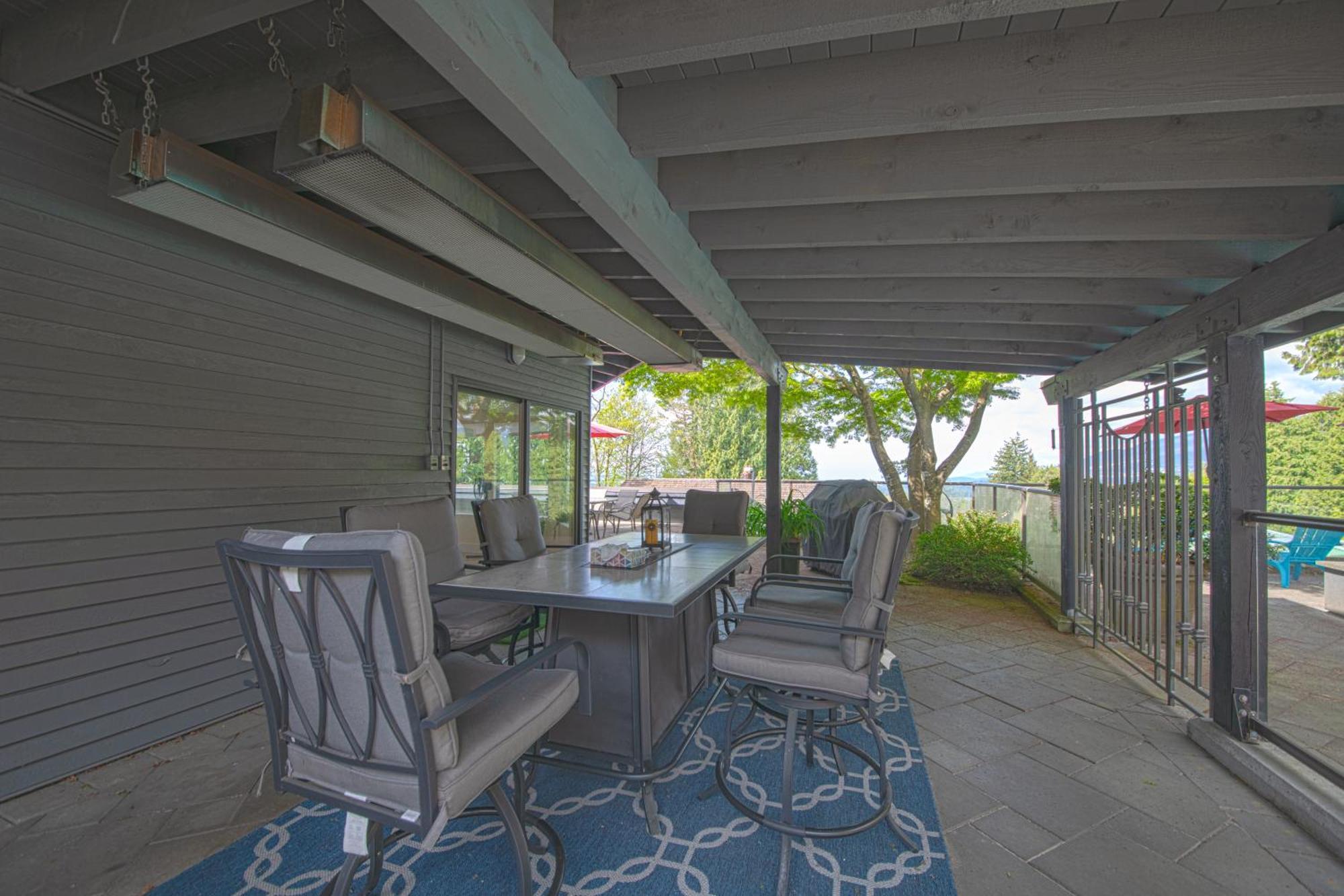 Cypress: Private Bedroom/Bathroom/Office, With Shared Pool, Hot Tub North Vancouver Eksteriør billede