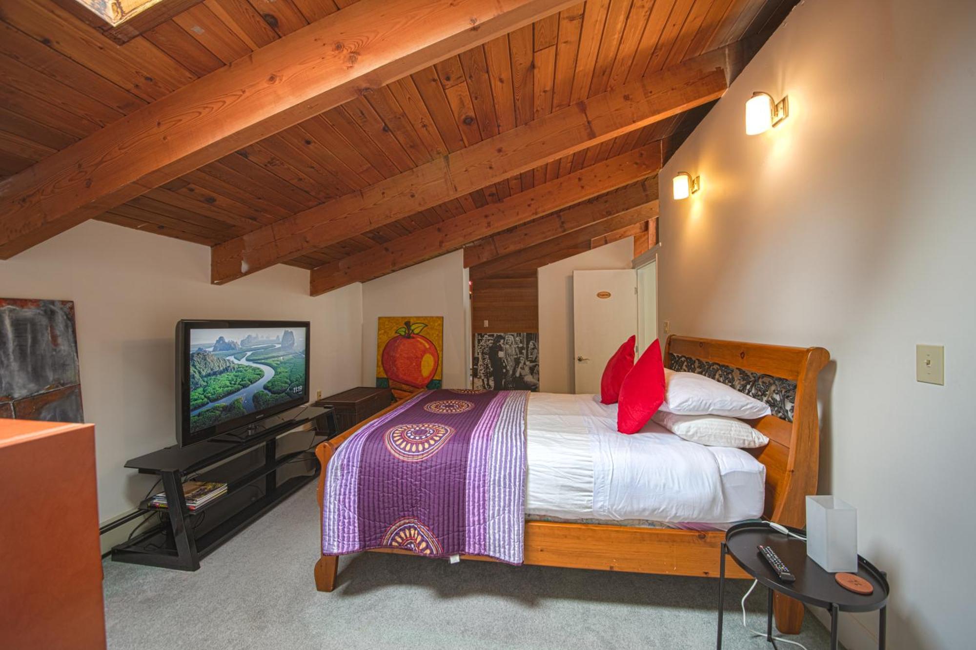 Cypress: Private Bedroom/Bathroom/Office, With Shared Pool, Hot Tub North Vancouver Eksteriør billede