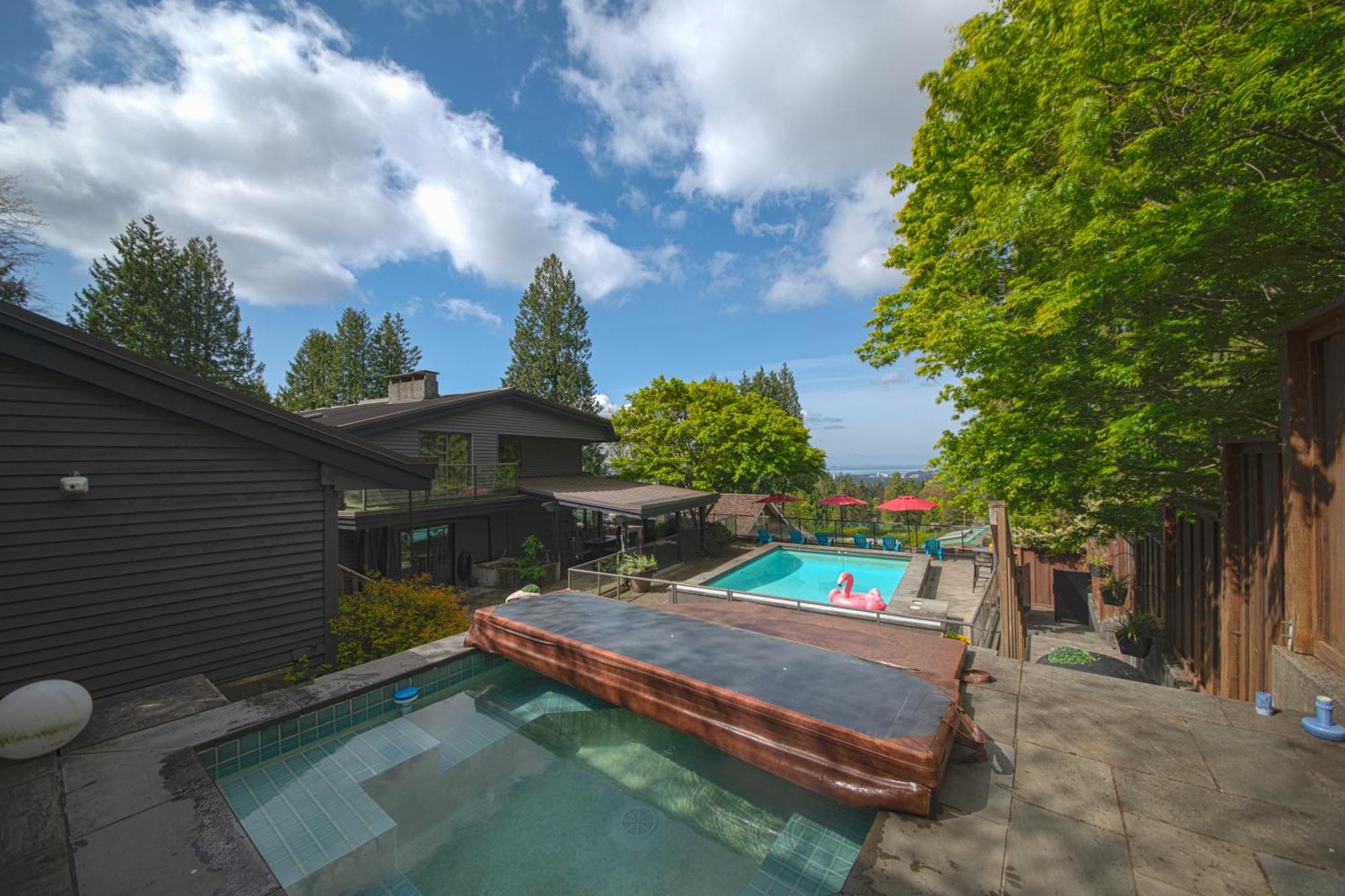 Cypress: Private Bedroom/Bathroom/Office, With Shared Pool, Hot Tub North Vancouver Eksteriør billede
