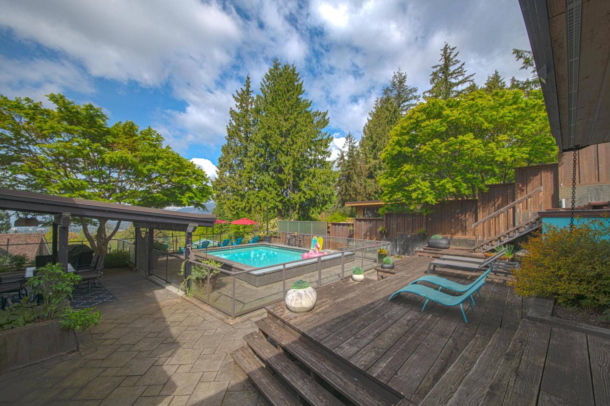 Cypress: Private Bedroom/Bathroom/Office, With Shared Pool, Hot Tub North Vancouver Eksteriør billede